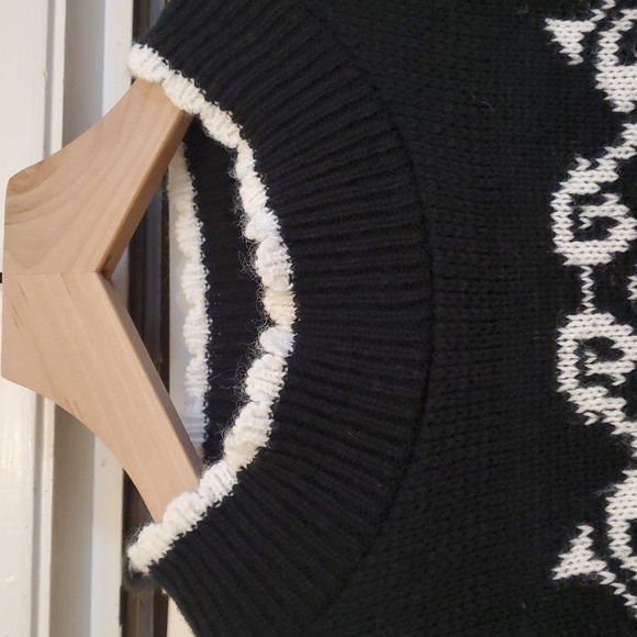 Spunky Vintage Cat In Window Design Black Sweater, Size Large - Picture 3 of 7